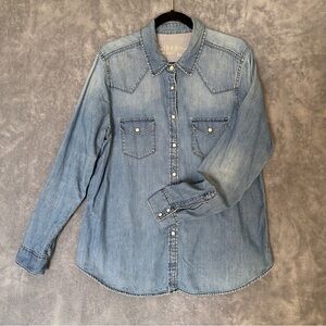GAP Pearl Snap Denim Shirt size XL